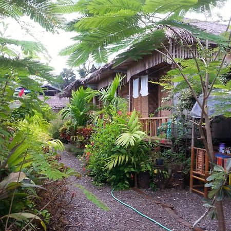 Ngwe Saung Garden Guest House Нґвезаун Екстер'єр фото