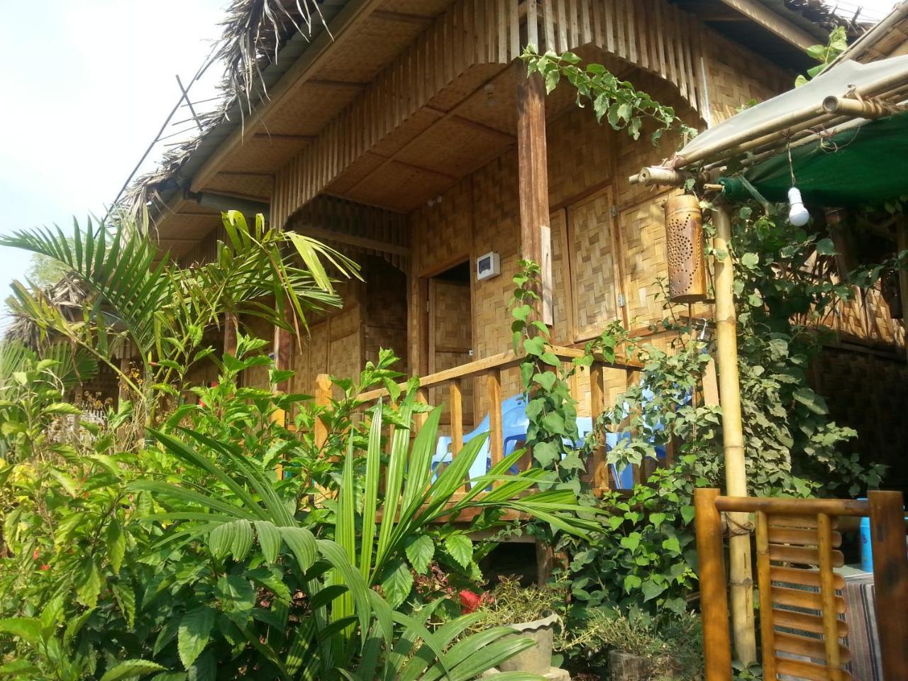 Ngwe Saung Garden Guest House Нґвезаун Екстер'єр фото