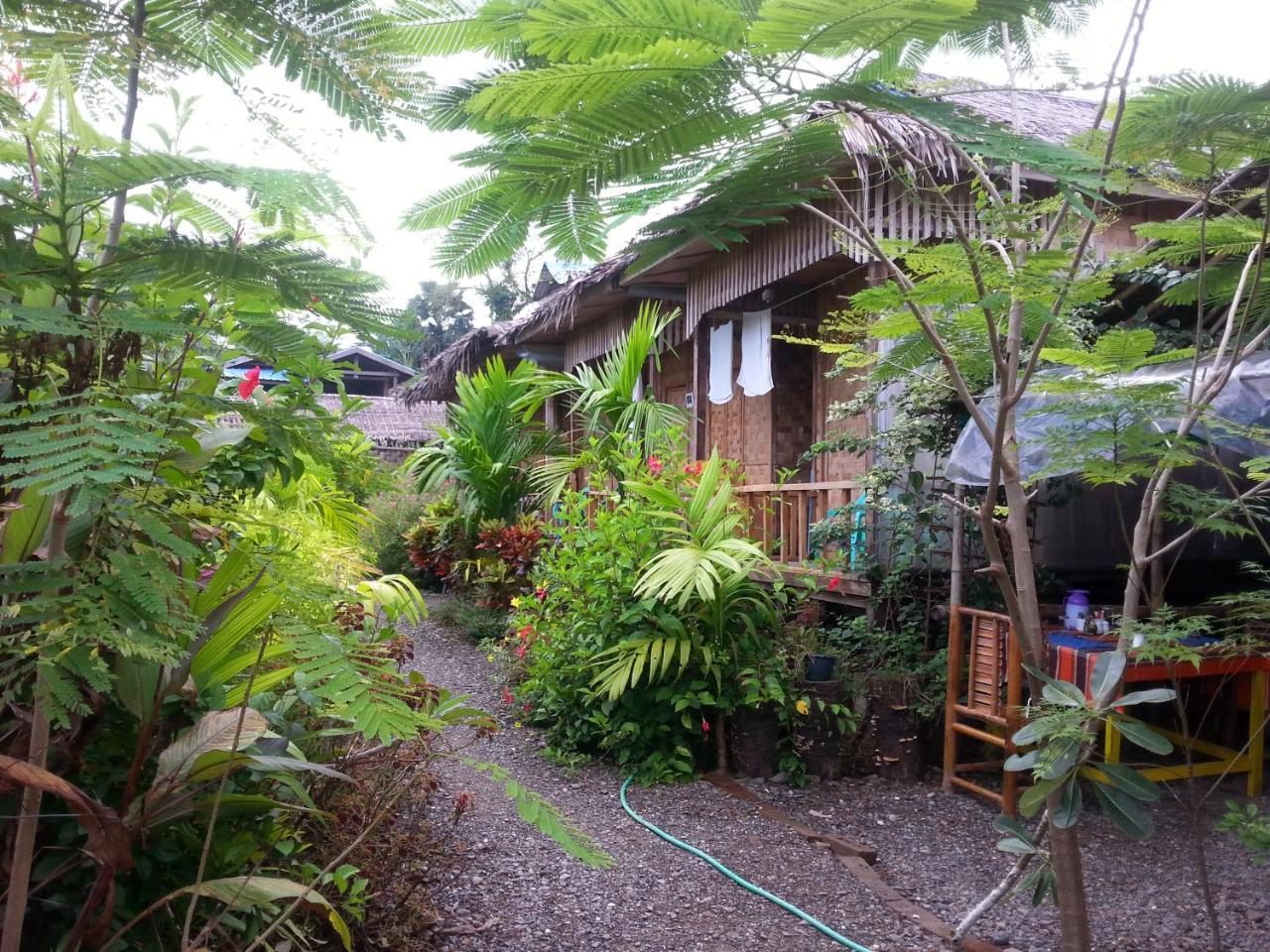 Ngwe Saung Garden Guest House Нґвезаун Екстер'єр фото